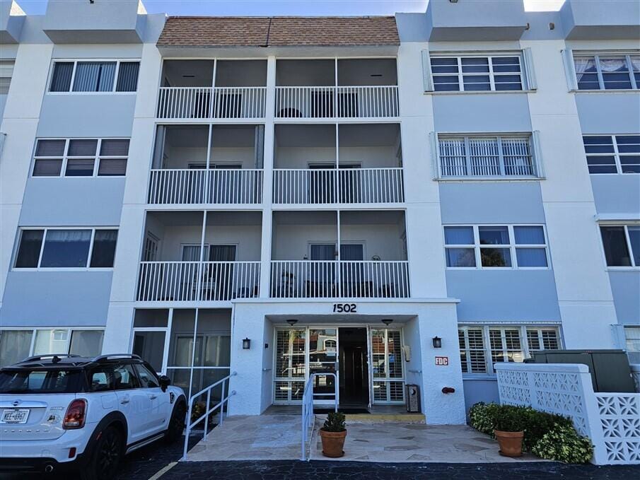 1502 S Lakeside Drive 118 — photo 3