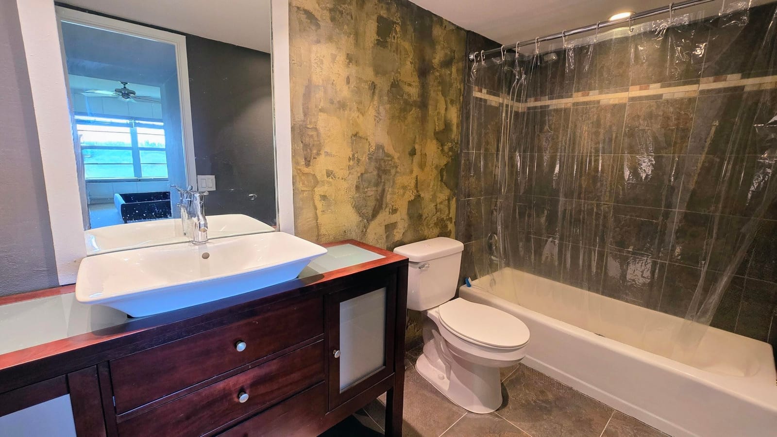 2950 N Palm Aire Drive 604 — photo 12