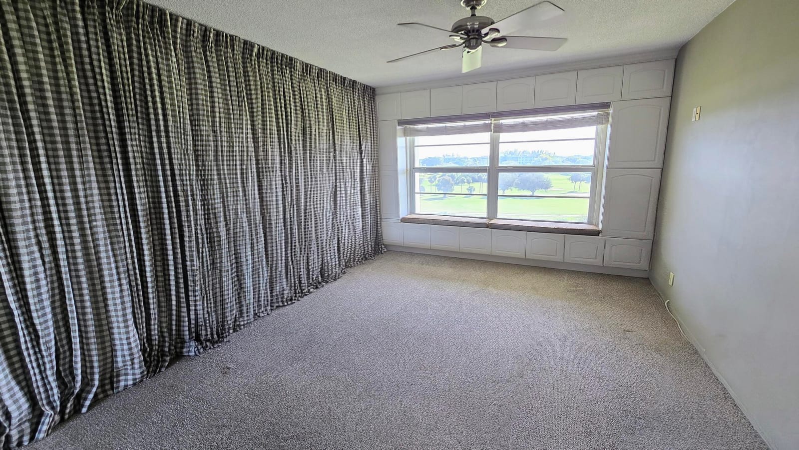 2950 N Palm Aire Drive 604 — photo 8