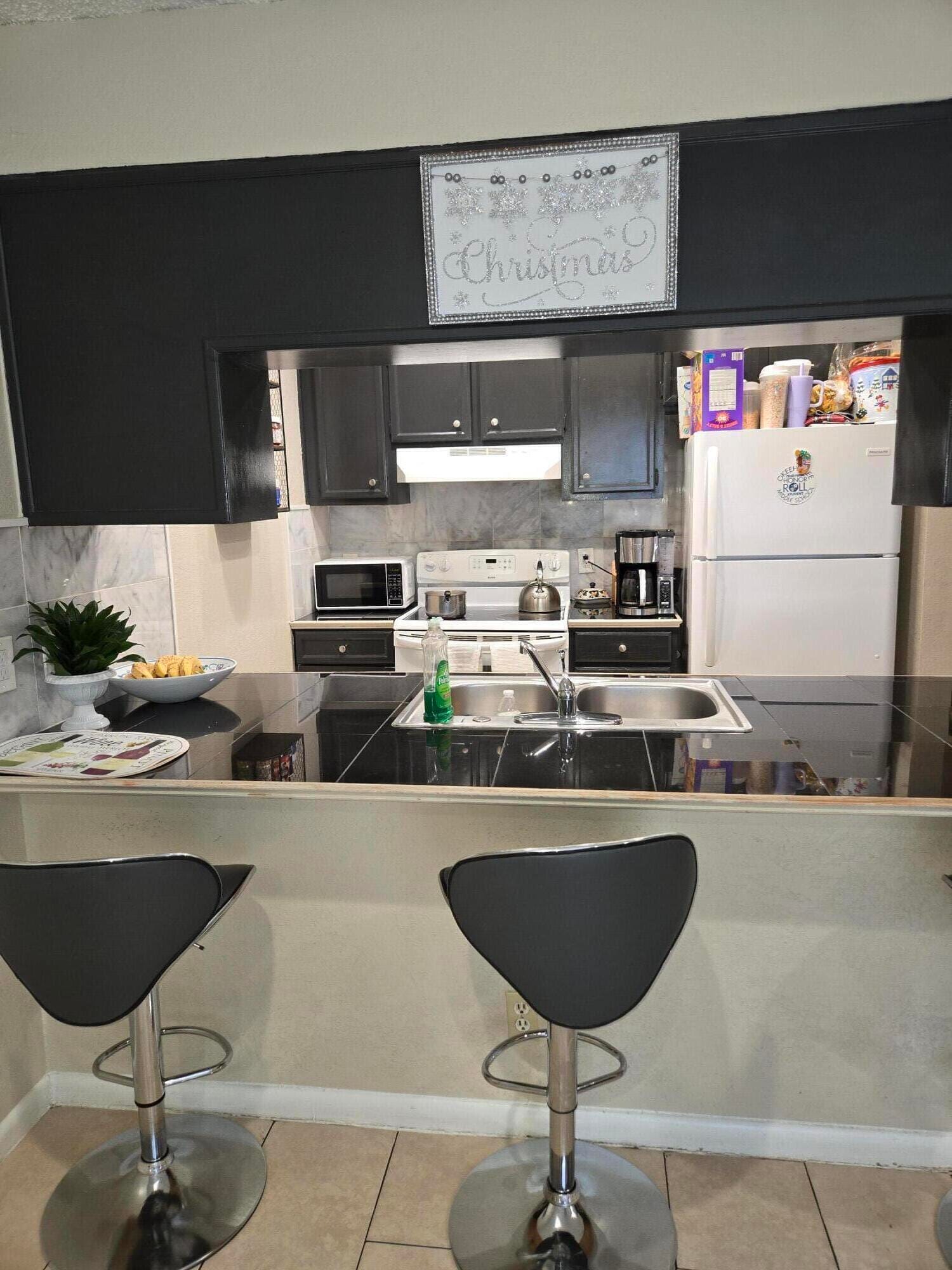 2396 Daphne Drive — photo 3