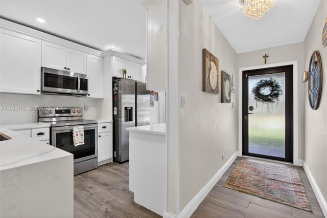 2104 SW 17th Circle, Deerfield Beach, FL 33442