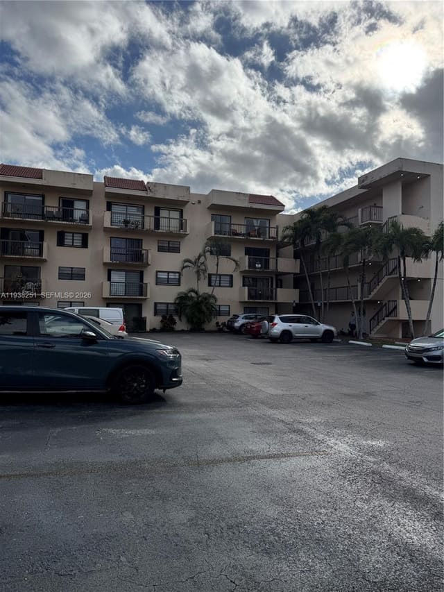 995 SW 84th Avenue 304, sold in Westchester Point, Miami, FL