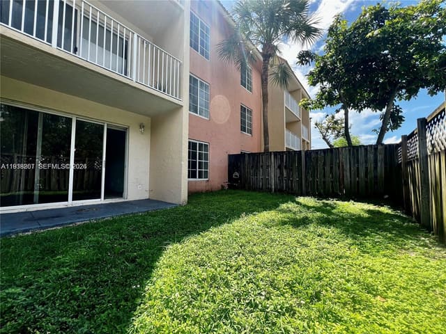 5201 Geneva Way 109, Doral Gardens, Doral, FL