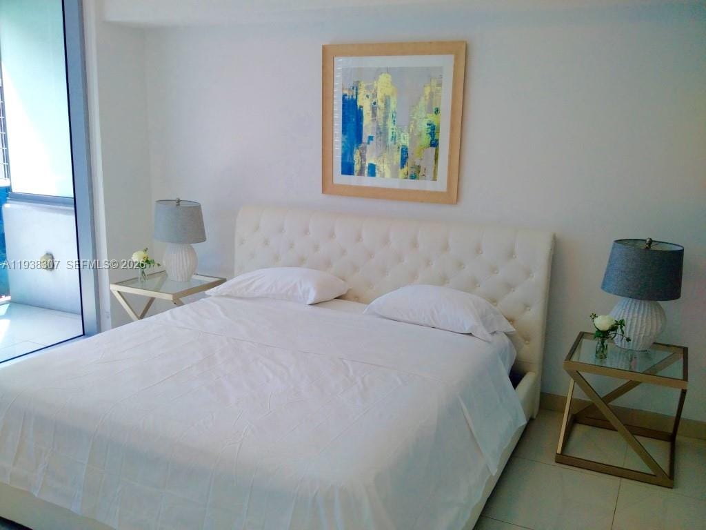 200 Biscayne Boulevard Way 906, Miami, FL 33131 photo 2