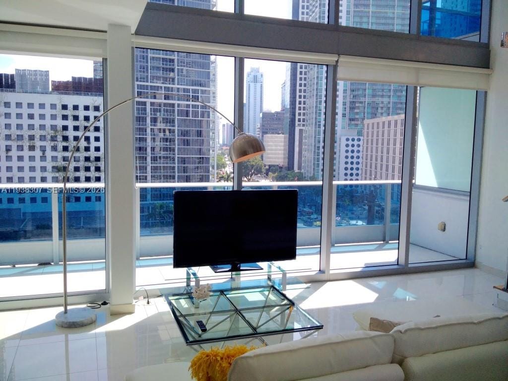 200 Biscayne Boulevard Way 906, Miami, FL 33131 photo 20