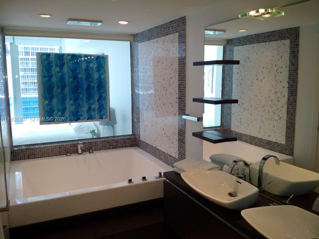 200 Biscayne Boulevard Way 906, Miami, FL 33131 photo 8