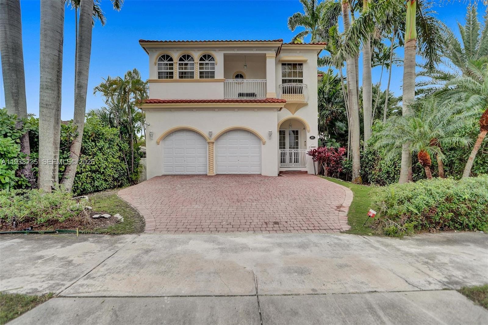 832 Hollywood Boulevard, Hollywood, FL 33019