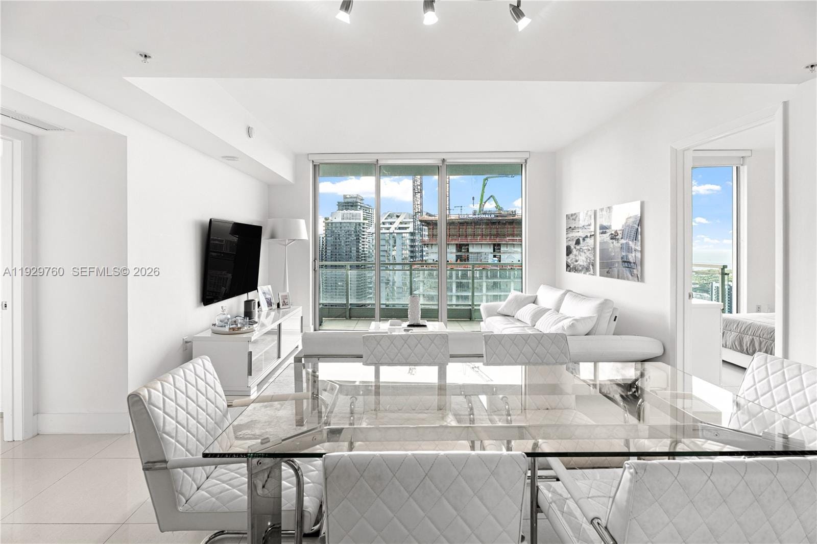 92 SW 3rd Street 4704, Miami, FL 33130 photo 3