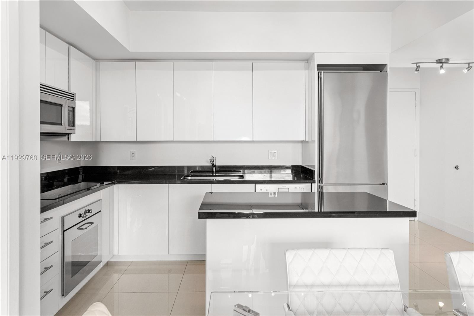 92 SW 3rd Street 4704, Miami, FL 33130 photo 10