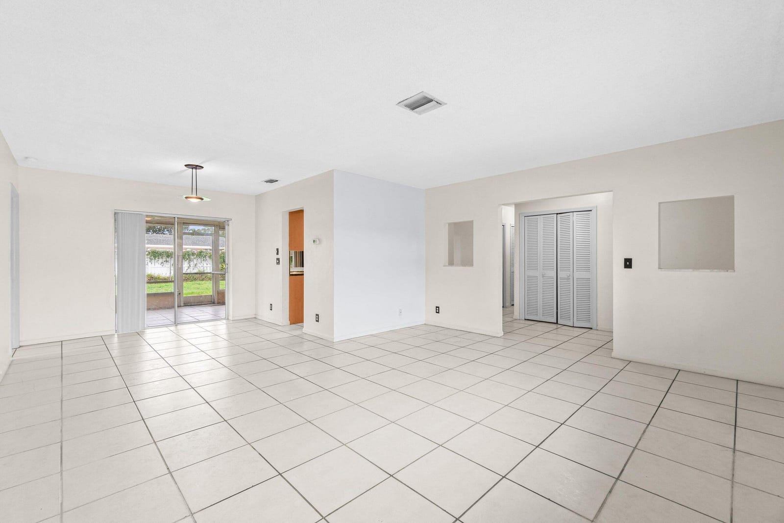 921 SW 11th Terrace — photo 8