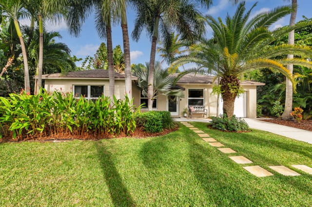 353 Orange Way, sold in The Southend, West Palm Beach, FL