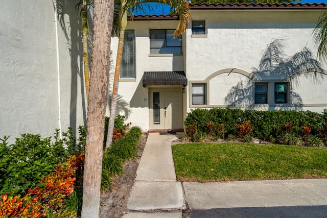 7200 NW 2nd Avenue 70, sold in Sunflower Condo, Boca Raton, FL