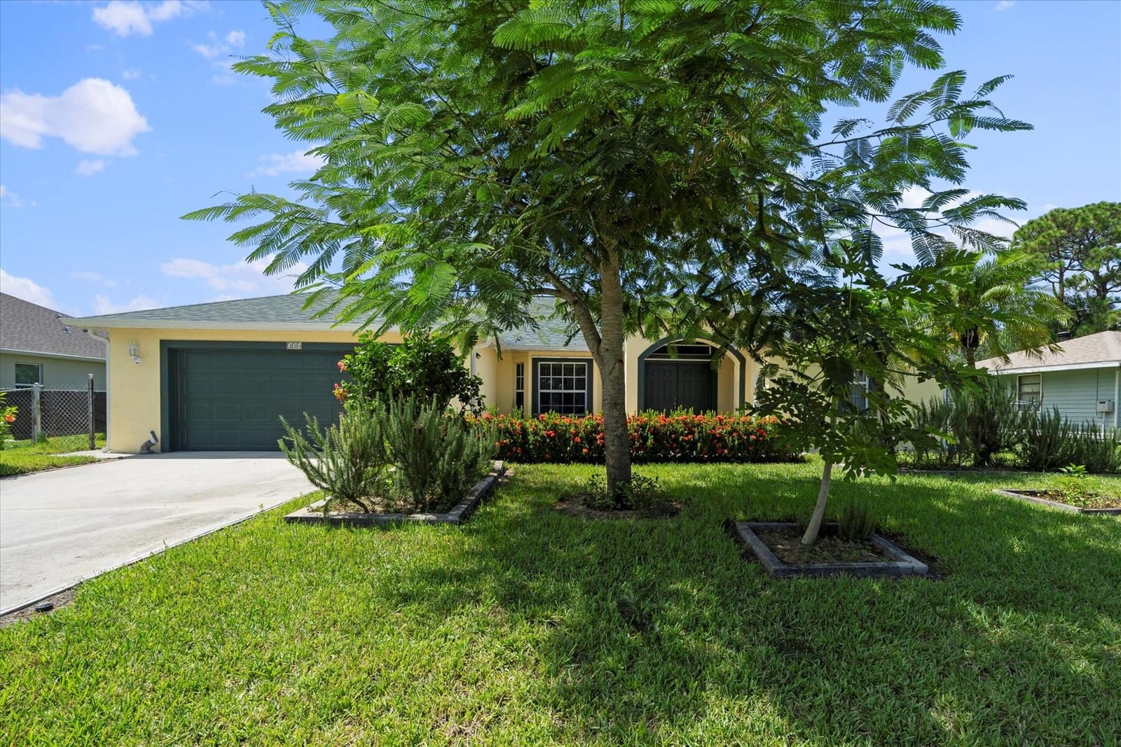 324 NE Gladiola Avenue, Port St. Lucie, FL 34983