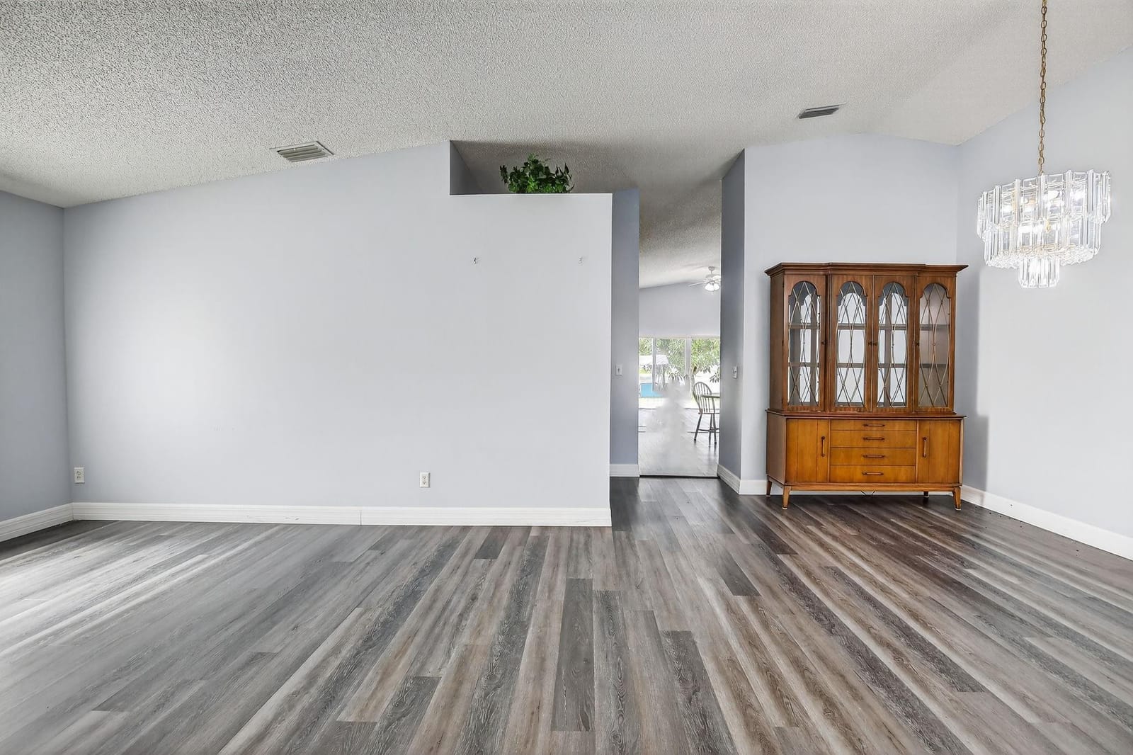 1601 SW 106th Terrace — photo 3