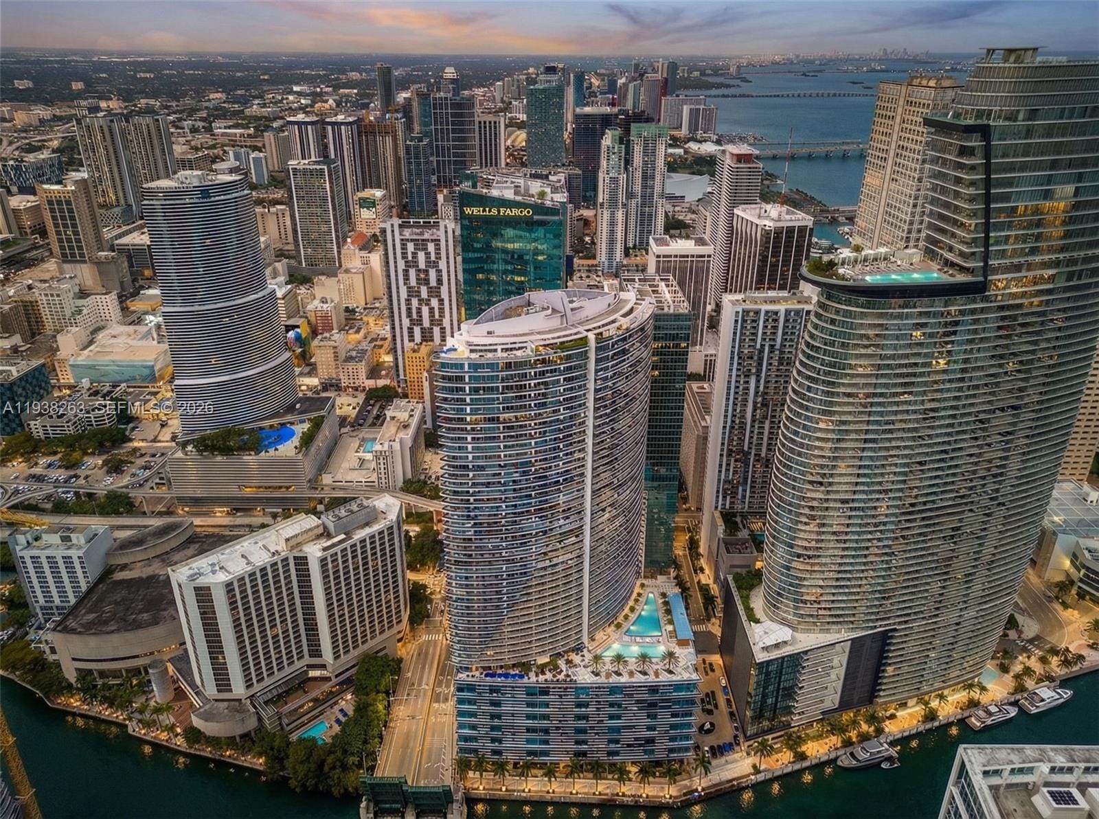 200 Biscayne Boulevard Way 4414, Miami, FL 33131 photo 27