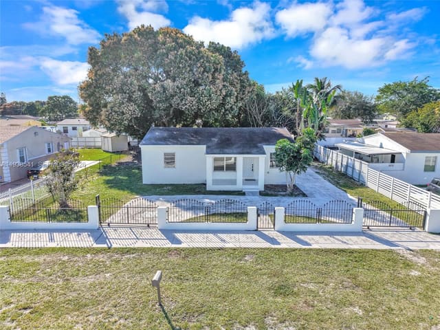 2932 NW 159th Street, sold in Pine Tree Park, Miami Gardens, FL