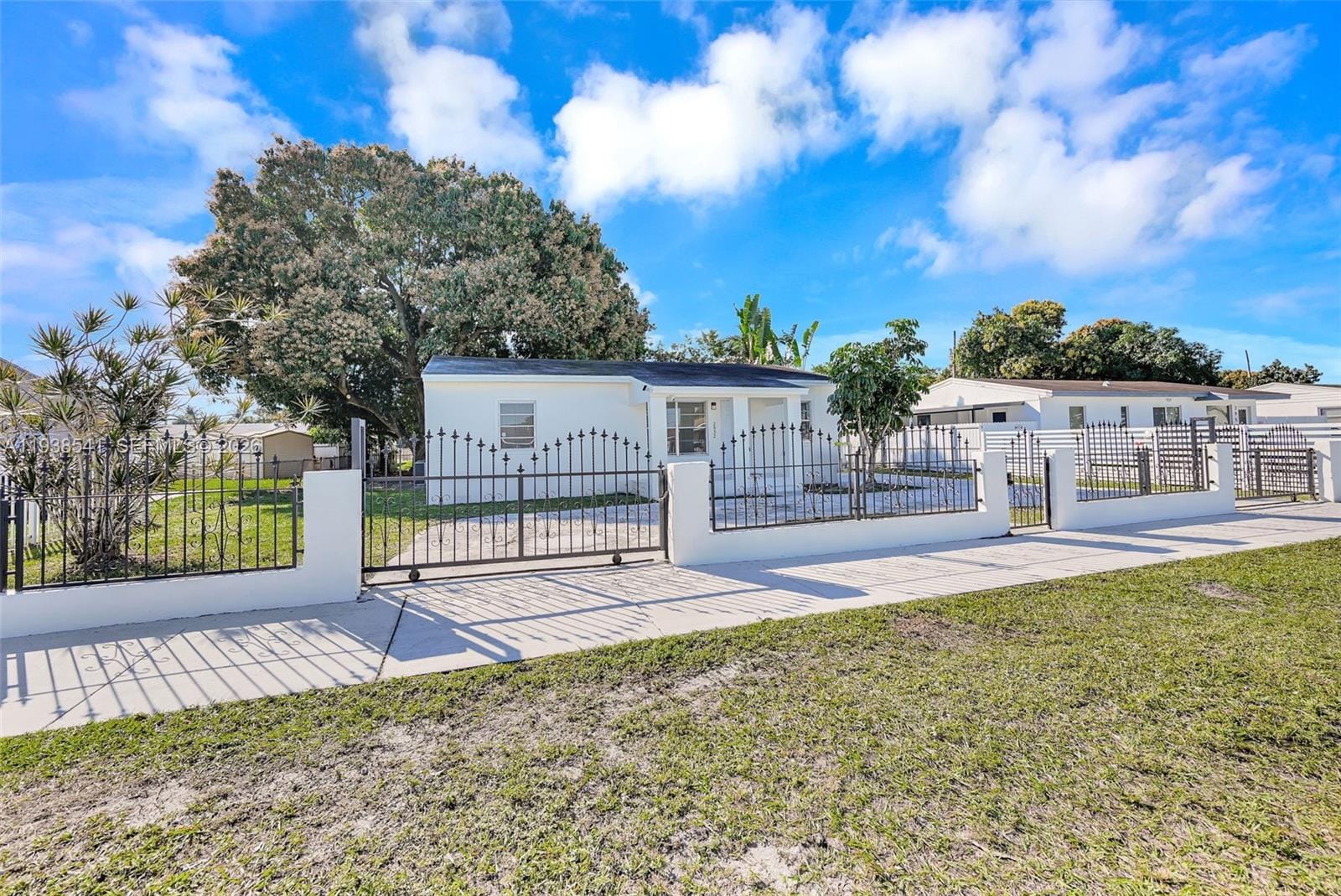2932 NW 159th Street, Miami Gardens, FL 33054 photo 2