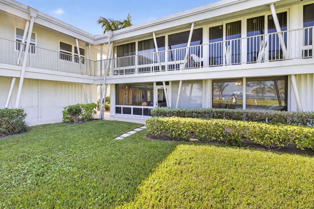 1221 Hillsboro Mile 15a, sold in Sea Club Of Hillsboro Beach, Hillsboro Beach, FL