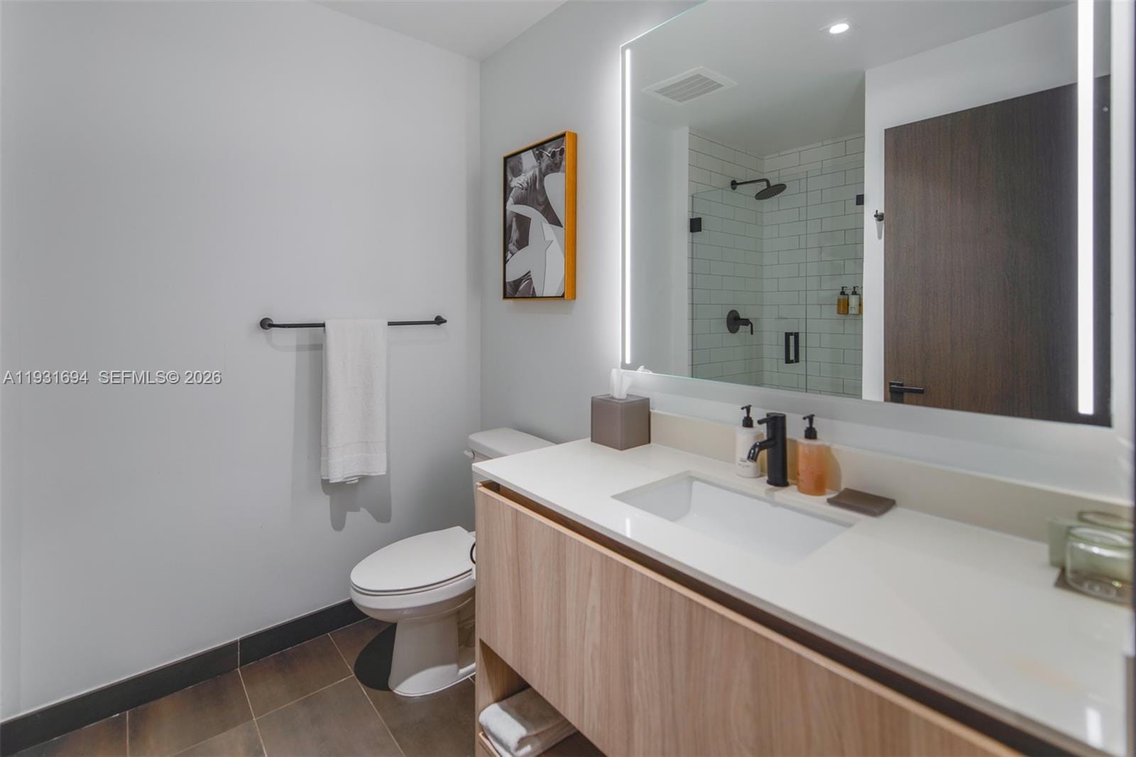 398 NE 5th Street 2407, Miami, FL 33132 photo 12