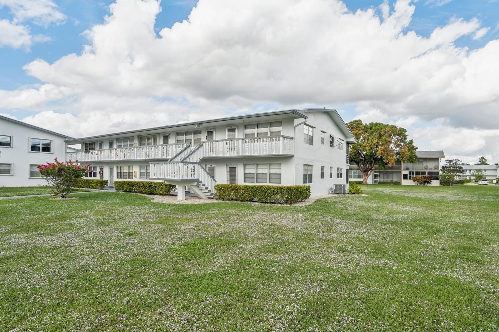 244 Camden J, West Palm Beach, FL 33417 photo 2
