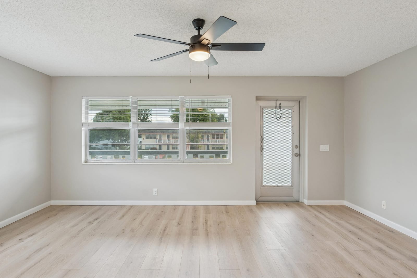 244 Camden J, West Palm Beach, FL 33417 photo 5