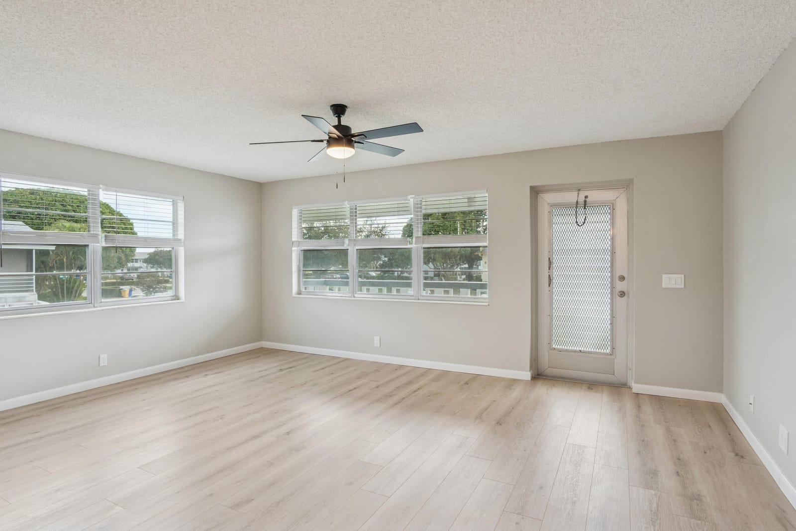 244 Camden J, West Palm Beach, FL 33417 photo 6
