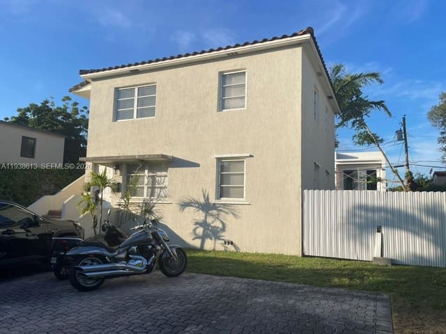 3741 SW 27th Terrace, Miami, FL 33134