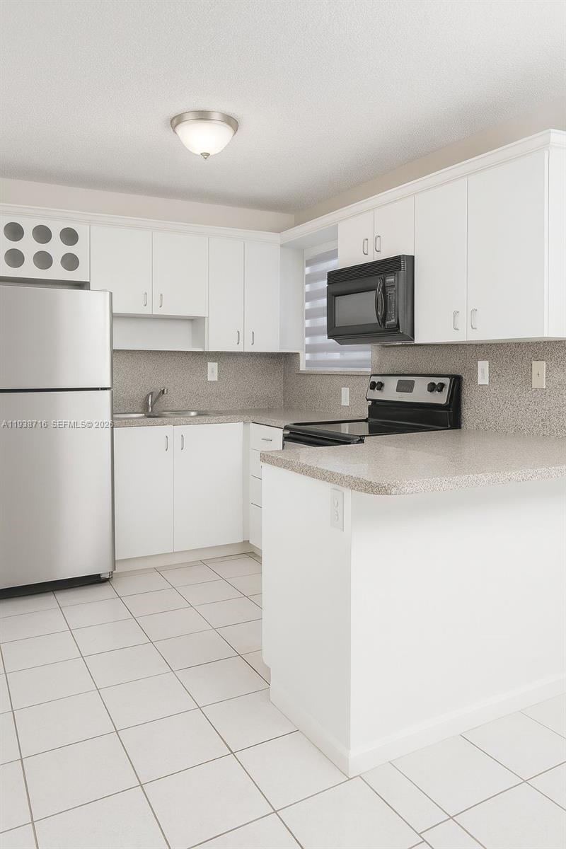 8170 NW 10th Street 2, Miami, FL 33126, Miami