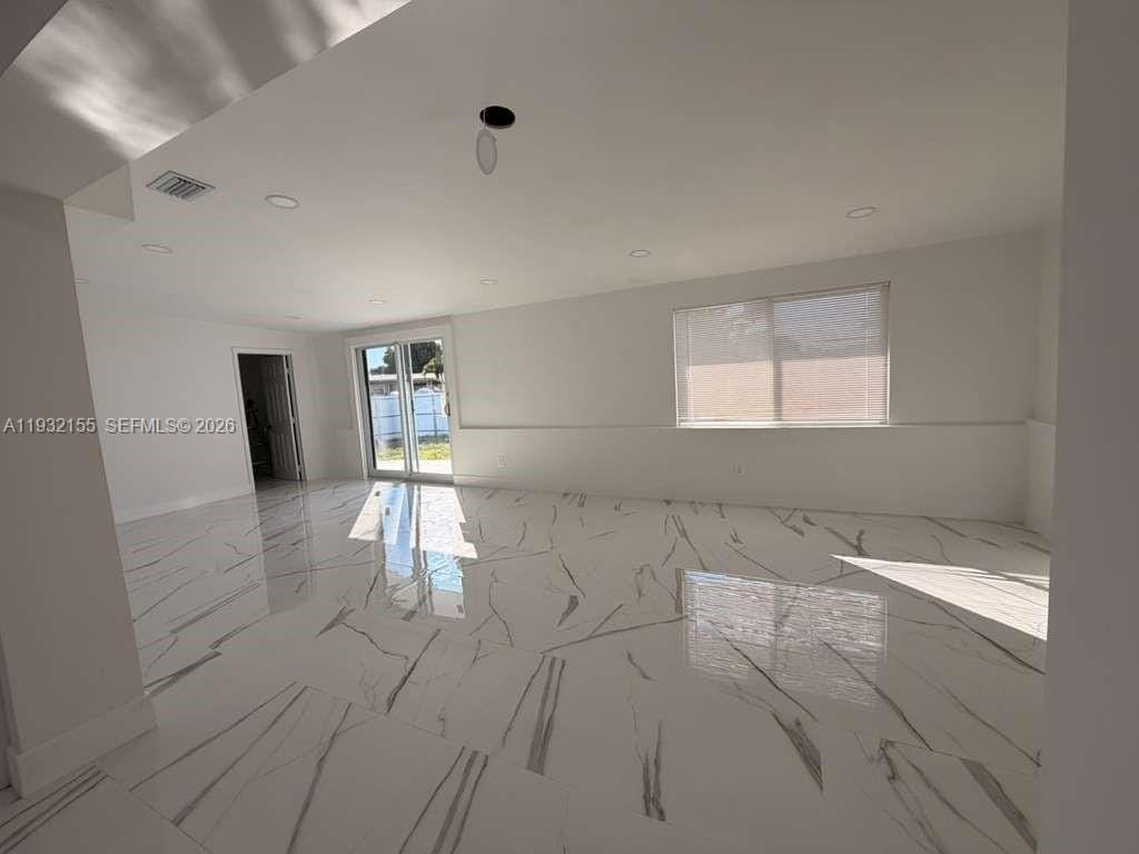 19800 NW Miami Court, Miami Gardens, FL 33169 photo 8