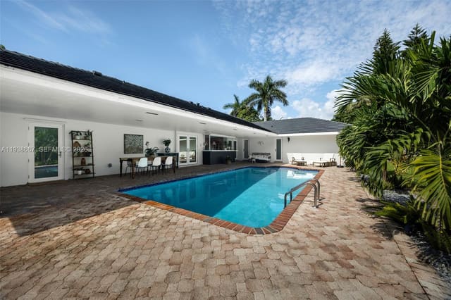 7701 SW 176th Street, Palmetto Bay, FL 33157