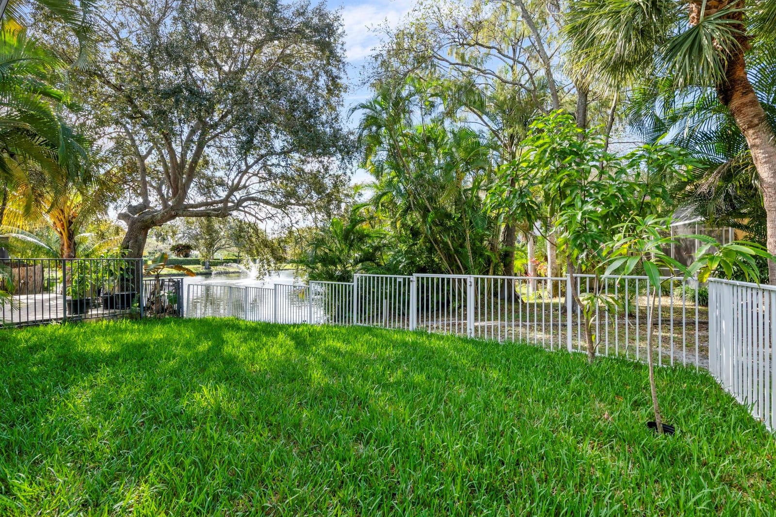9838 Fairway Cove Lane — photo 4