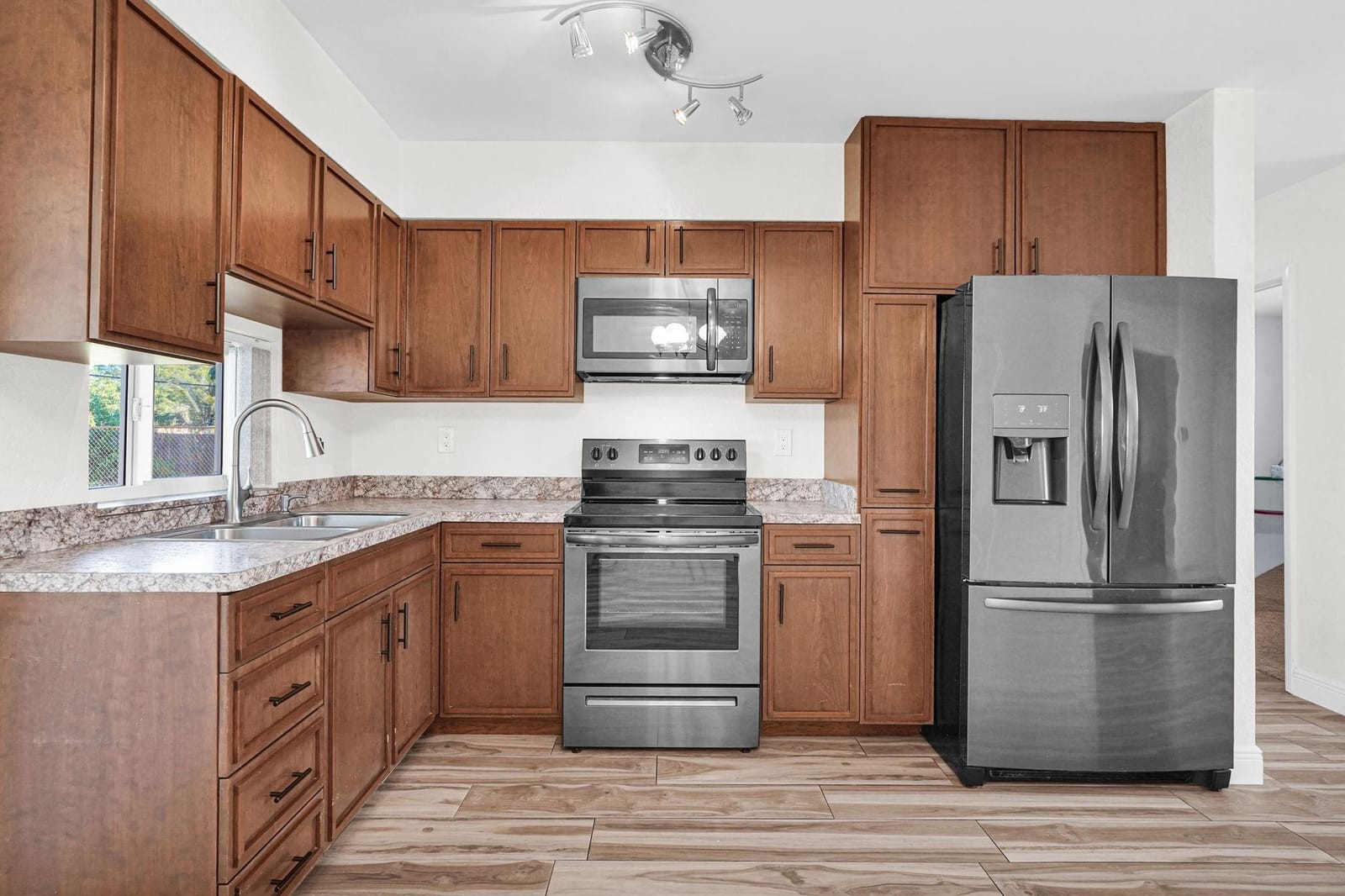 341 NW 37th Street — photo 11