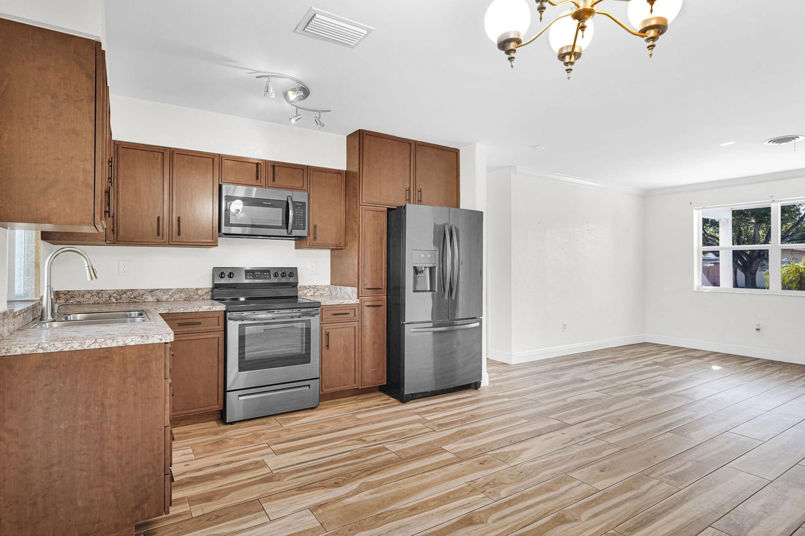341 NW 37th Street — photo 12