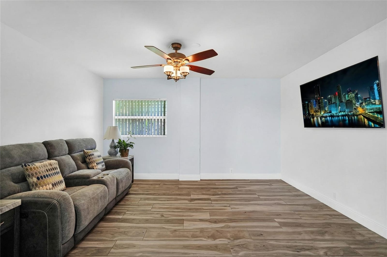 341 NW 37th Street — photo 3