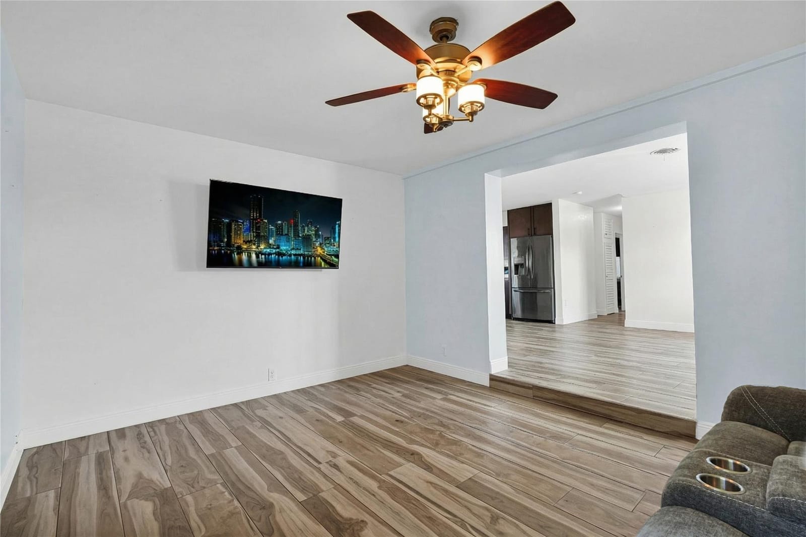 341 NW 37th Street — photo 5