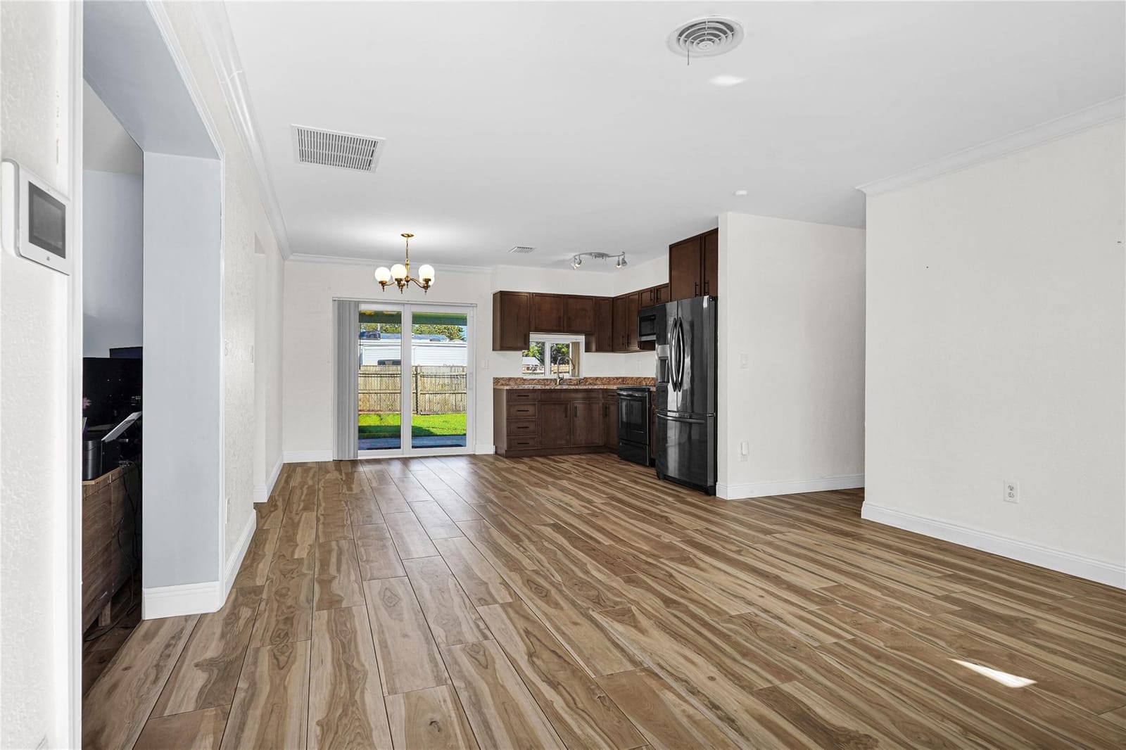 341 NW 37th Street — photo 8