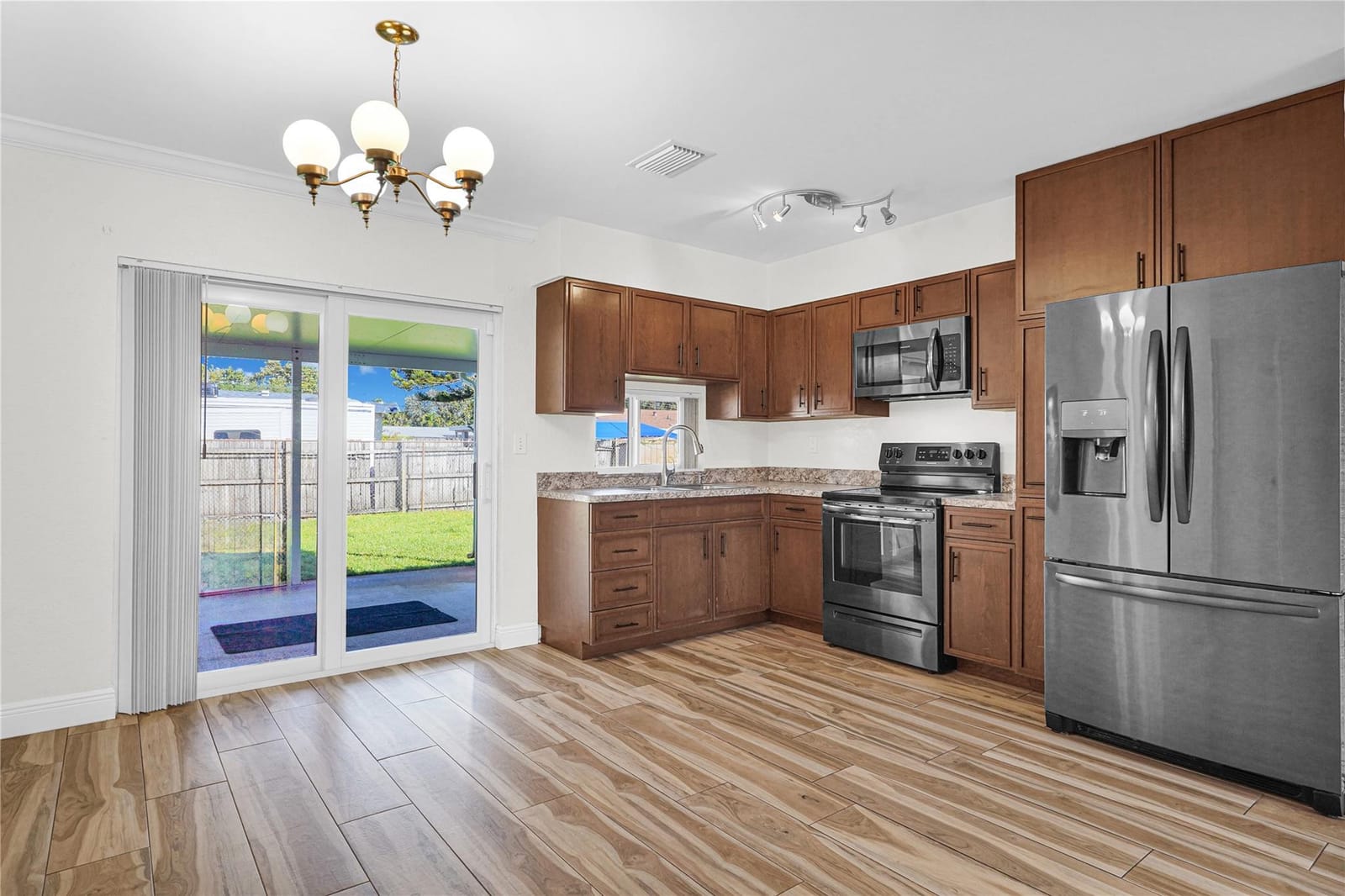 341 NW 37th Street — photo 10