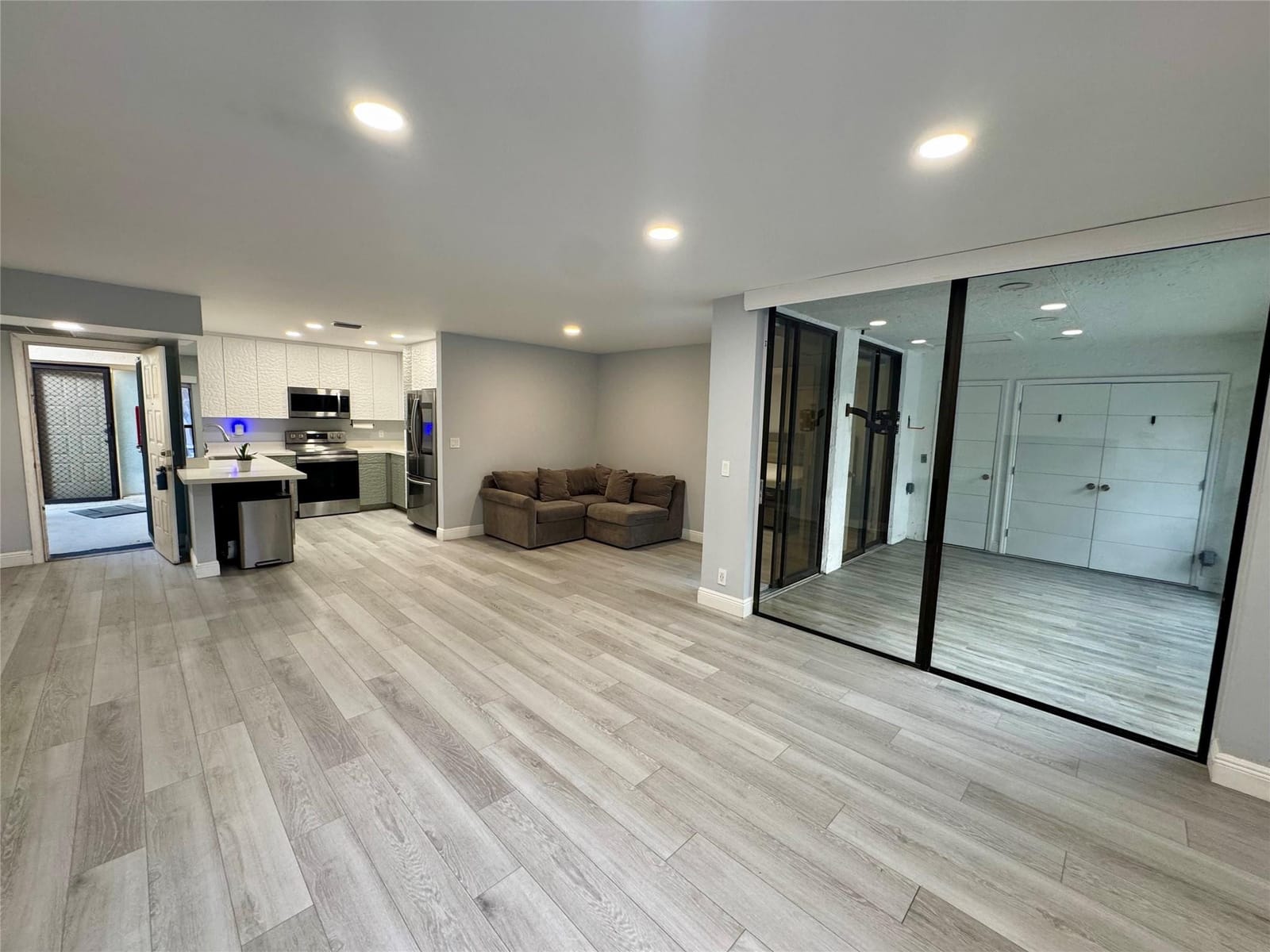 4174 Carambola Circle 4174 — photo 6