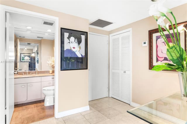 1581 Brickell Avenue 107, sold in Villa Regina, Miami, FL
