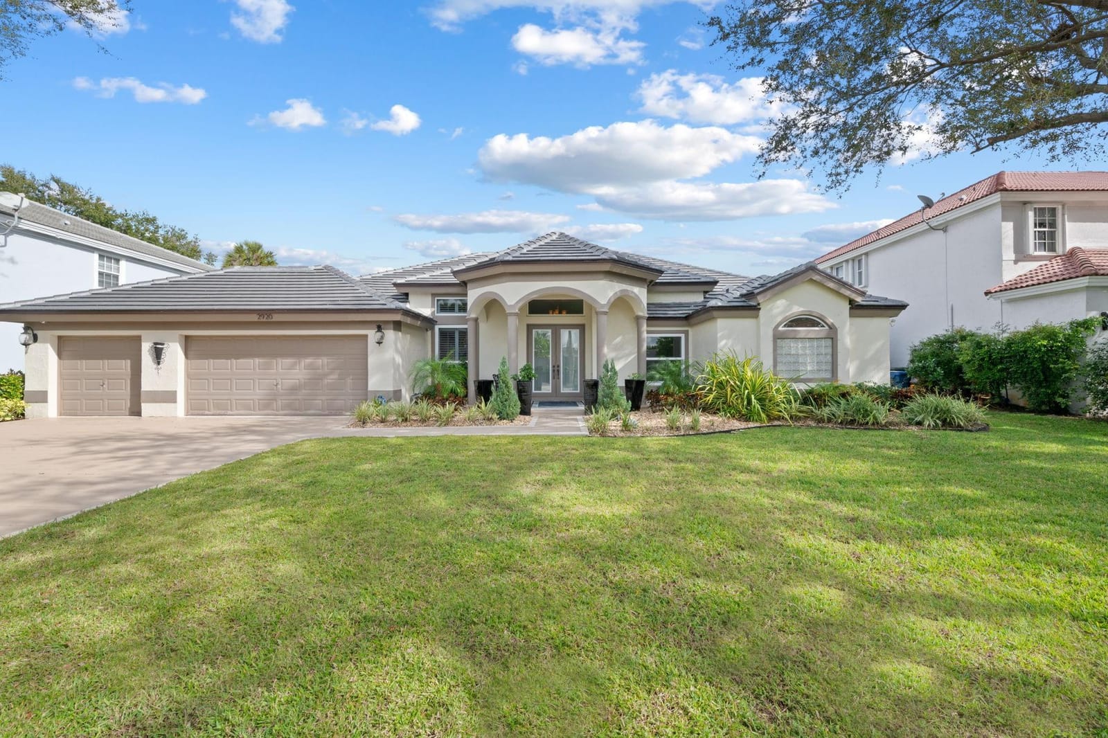 2920 Oak Tree Drive — photo 4