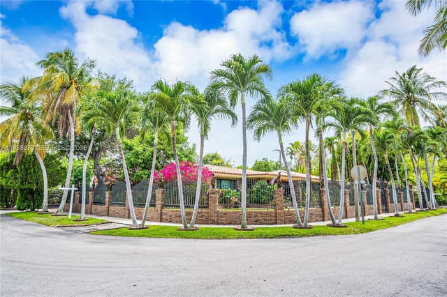 110 W Shore Drive W, sold in Bay Heights 1st Addn, Miami, FL