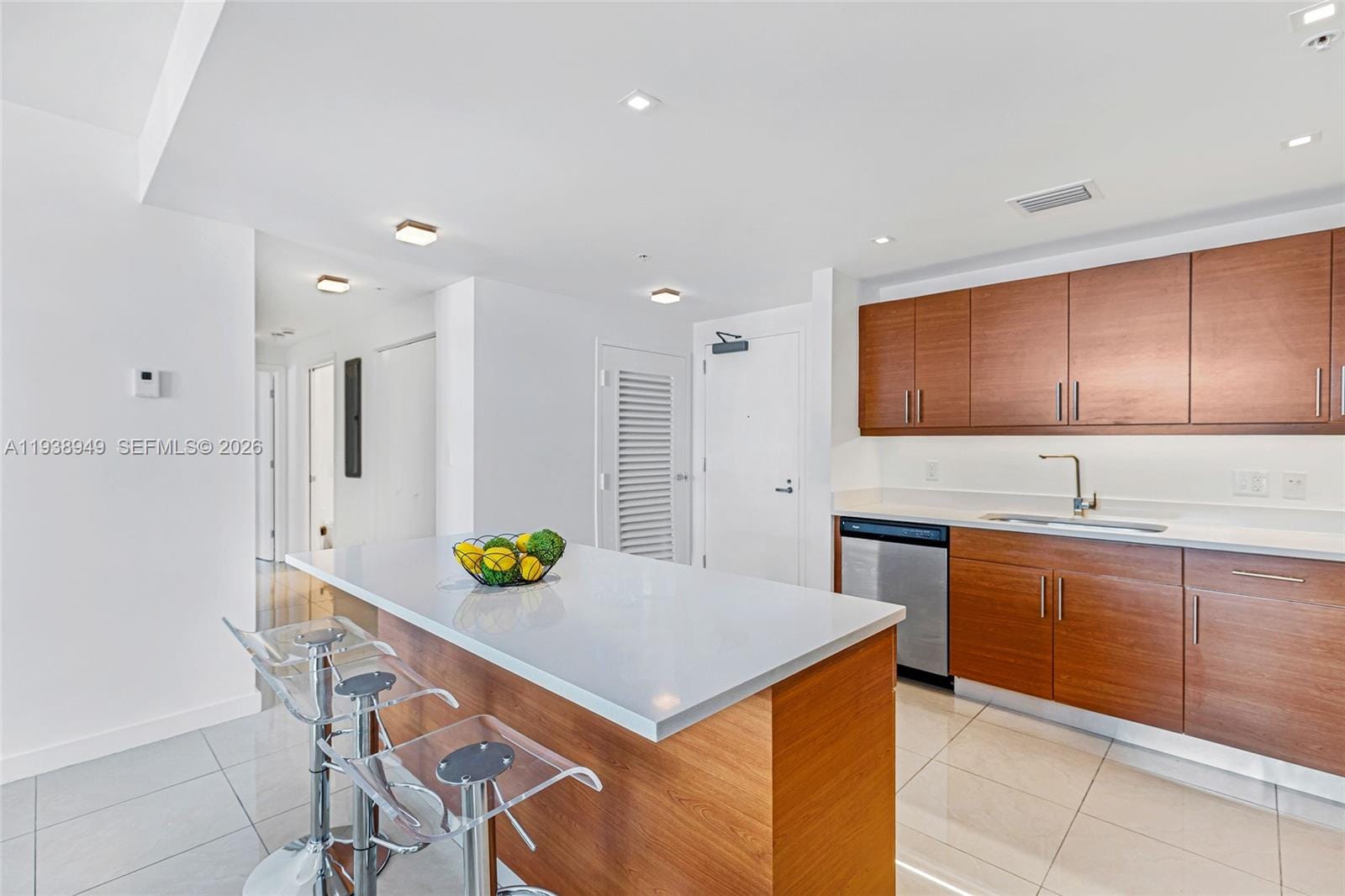 3250 NE 1st Avenue 603 — photo 8