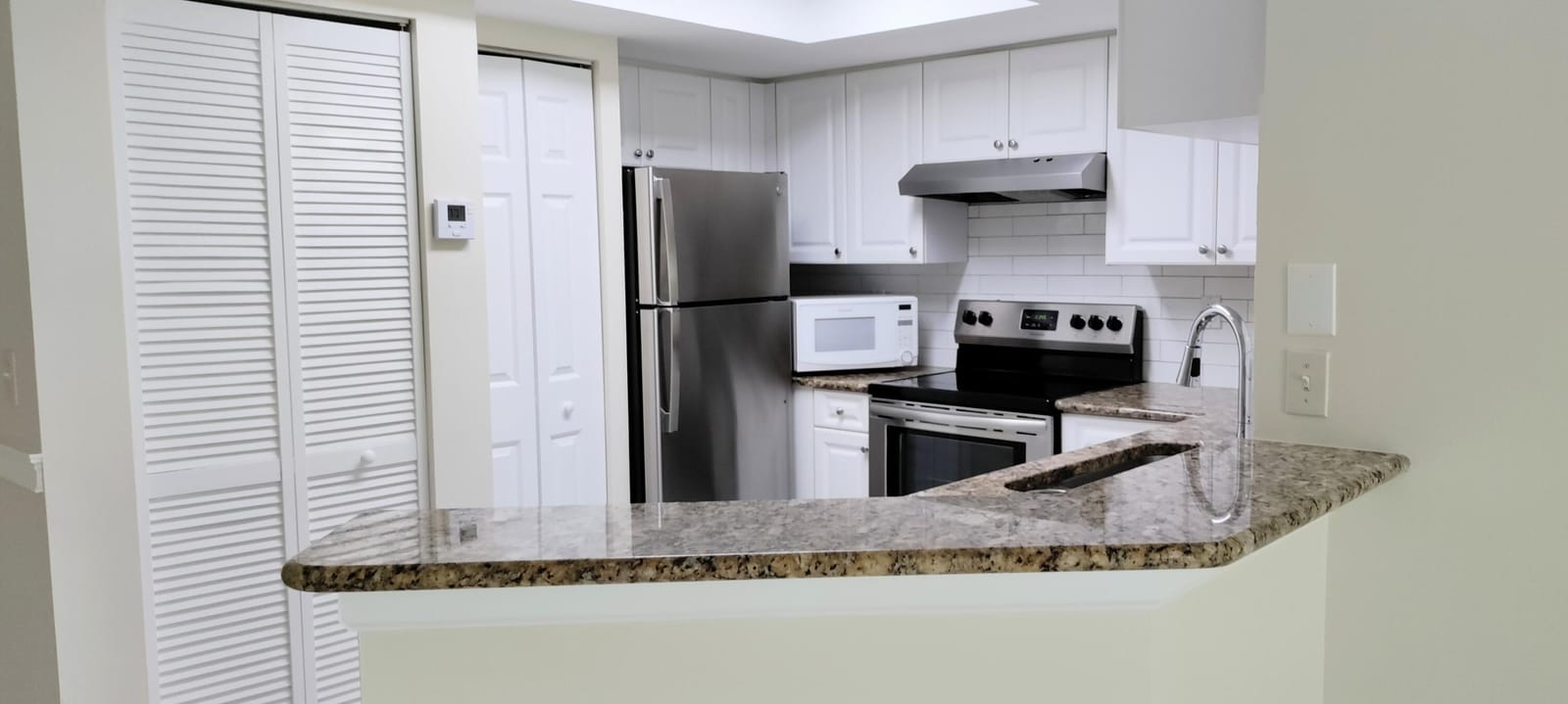 1000 Crestwood Court S 1008 — photo 8