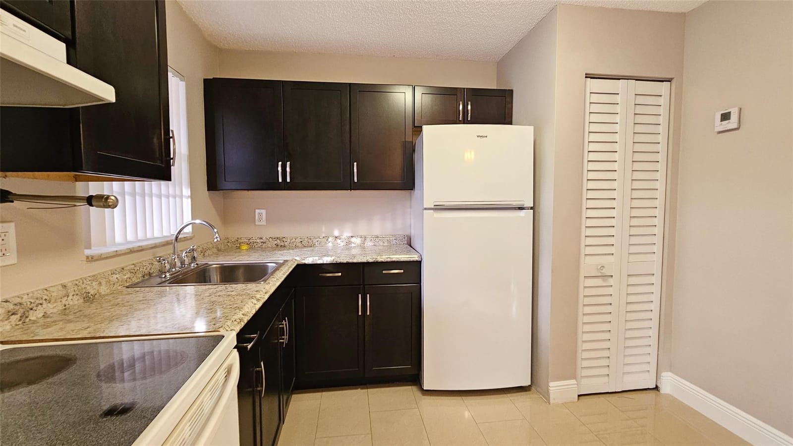 416 Lakeside Drive 129 — photo 2