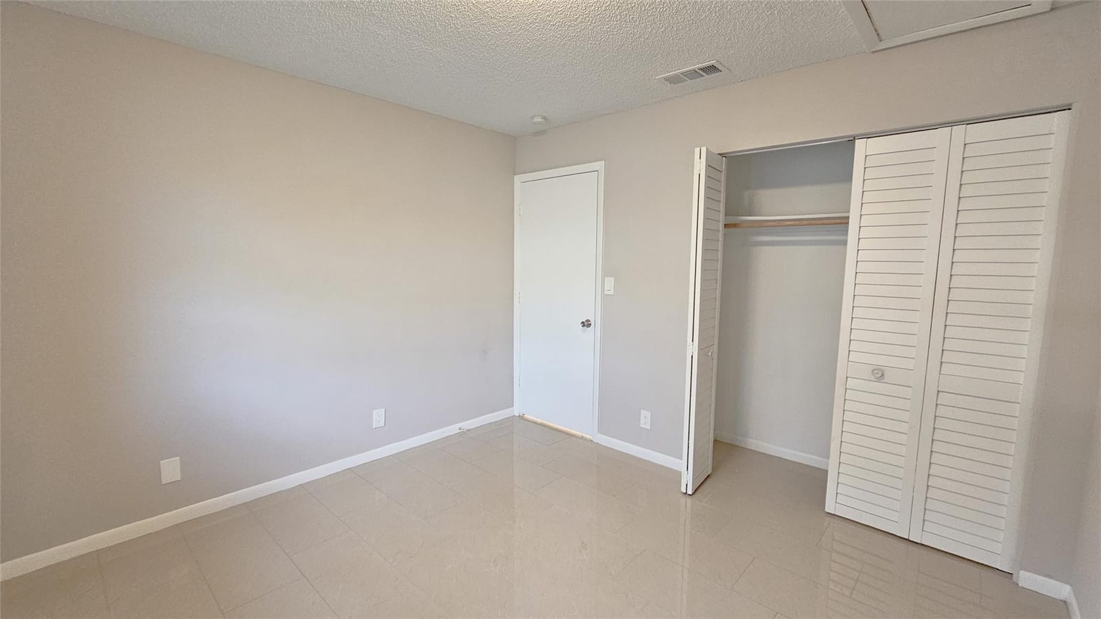 416 Lakeside Drive 129 — photo 12