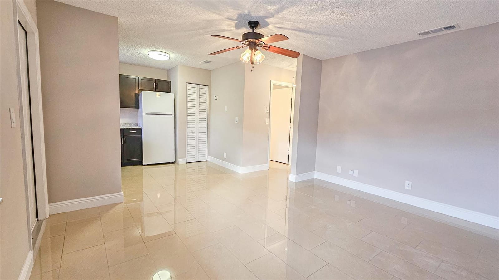 416 Lakeside Drive 129 — photo 4