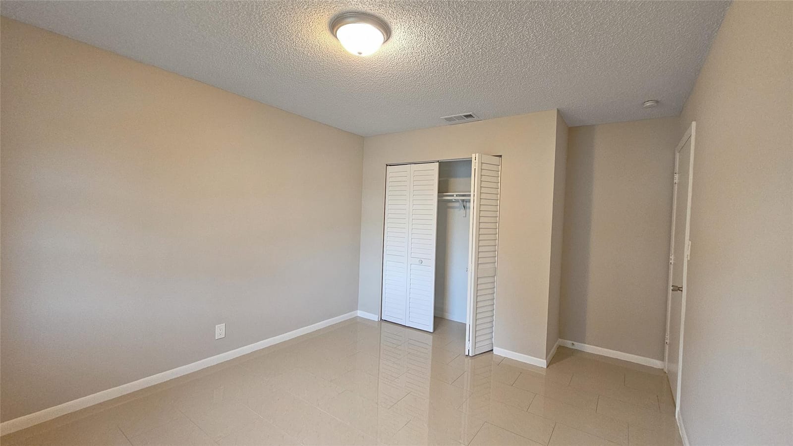 416 Lakeside Drive 129 — photo 8