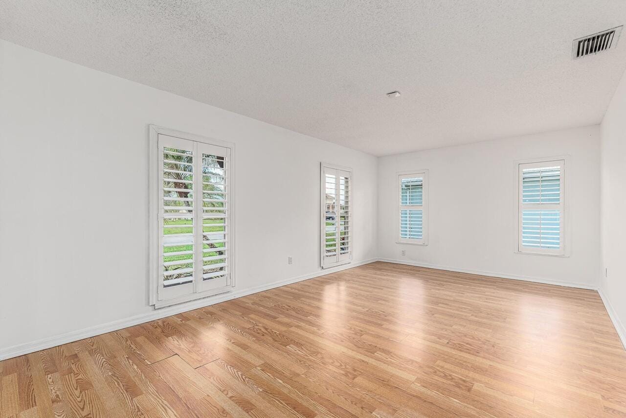 1126 SW Calmar Avenue — photo 10