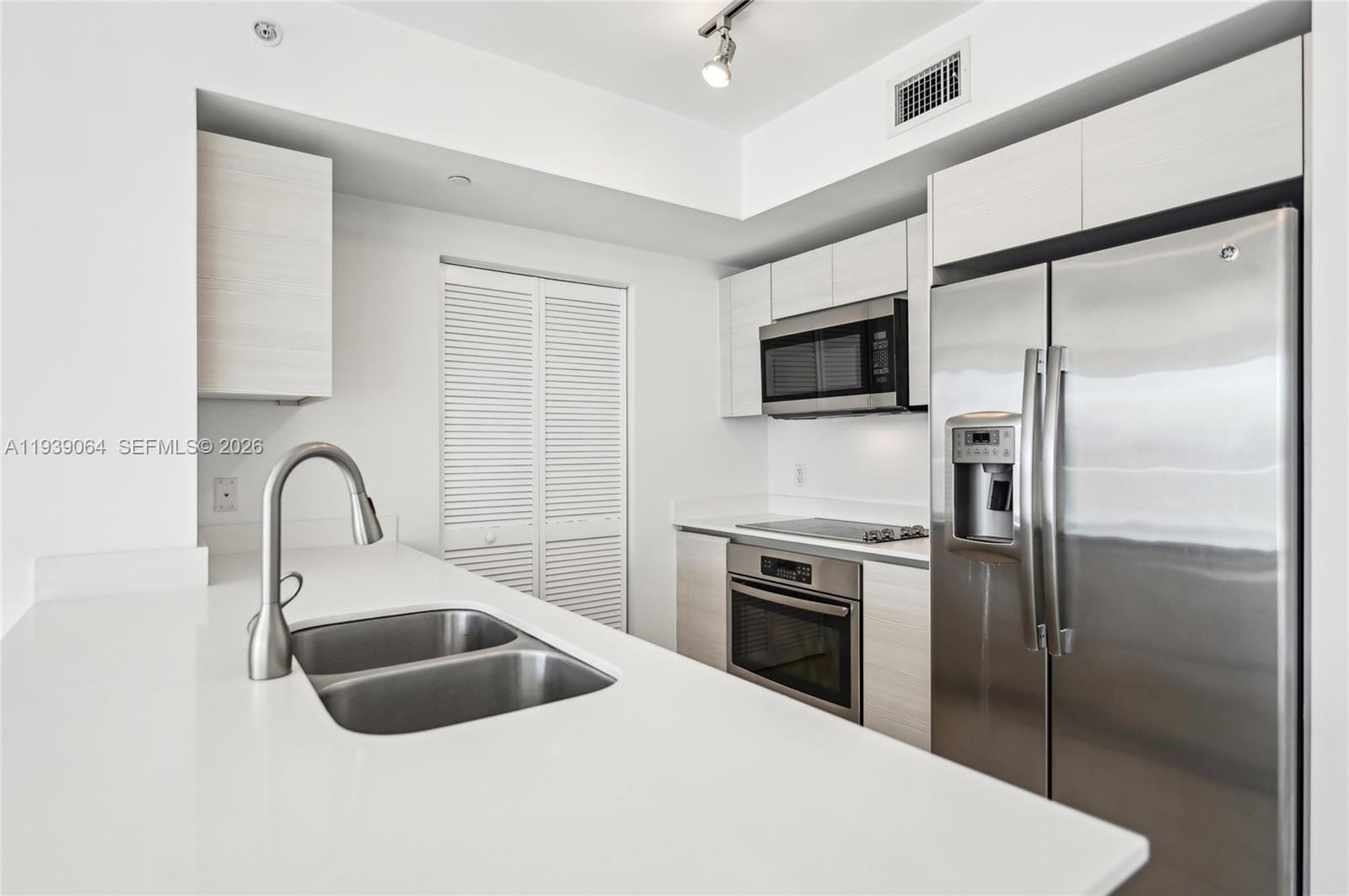 4250 Biscayne Boulevard 1516 — photo 11