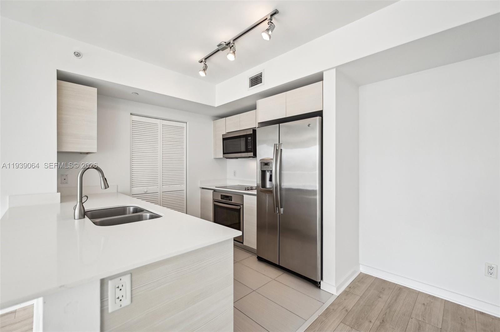 4250 Biscayne Boulevard 1516 — photo 9